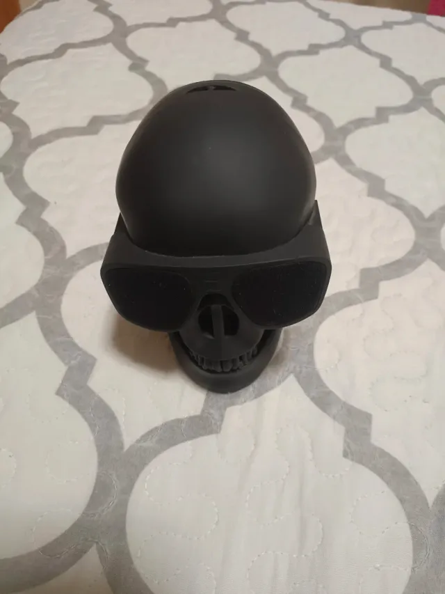 Altavoz Calavera Negro