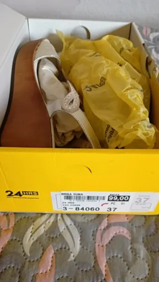 Sandalias 24 HRS. *Nuevas*