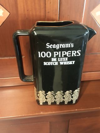 Jarra Seagram's 100 Pipers Scotch Whisky