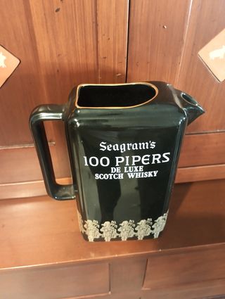 Jarra Seagram's 100 Pipers Scotch Whisky