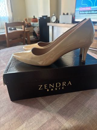 Zendra Basic Zapatos Tacón Mujer Beige  de charol