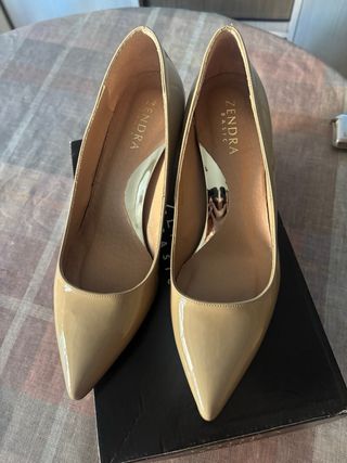 Zendra Basic Zapatos Tacón Mujer Beige  de charol