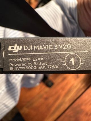 DJI Mavic 3 V2.0 Fly More Combo + Care refresh
