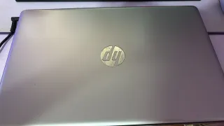 Portátil HP Ryzen 5 2500u 8GB RAM 256GB SSD