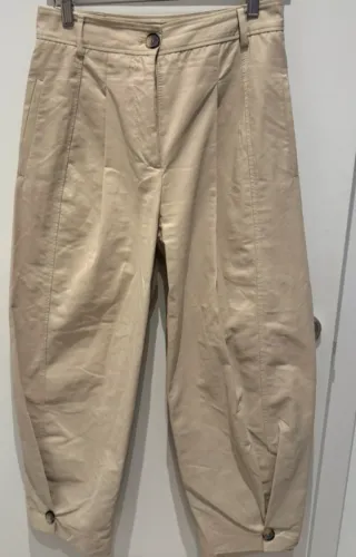 Pantalón Zara abombado beige