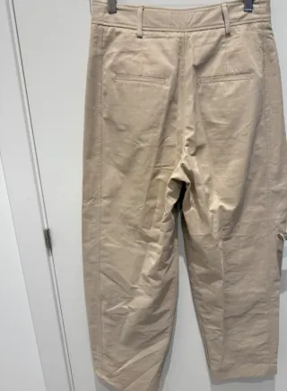 Pantalón Zara abombado beige