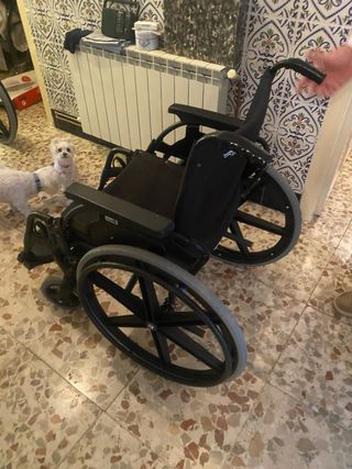 2 sillas de ruedas plegables