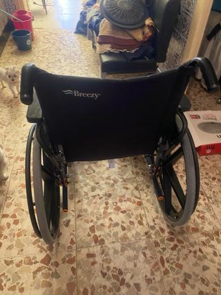 2 sillas de ruedas plegables