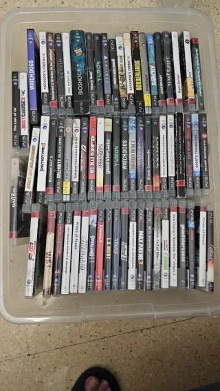 Consola PlayStation 3 Sony Negra+2 Mandos+64 juego