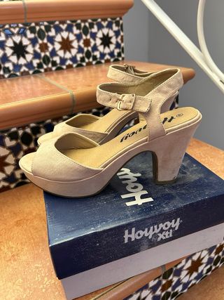Sandalias XTI Beige Tacon