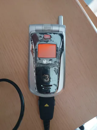 Telefono LG Grigio Argento brand 3 LG U8130