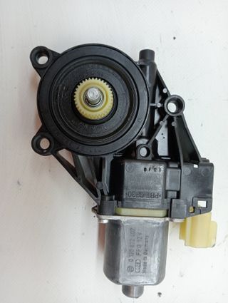 MOTOR ELEVALUNAS DELANTERO DERECHO FORD FIESTA BERLINA