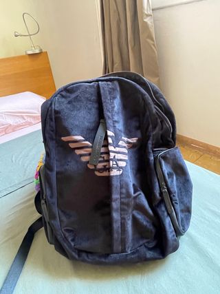 Mochila Emporio Armani Negra y Dorada