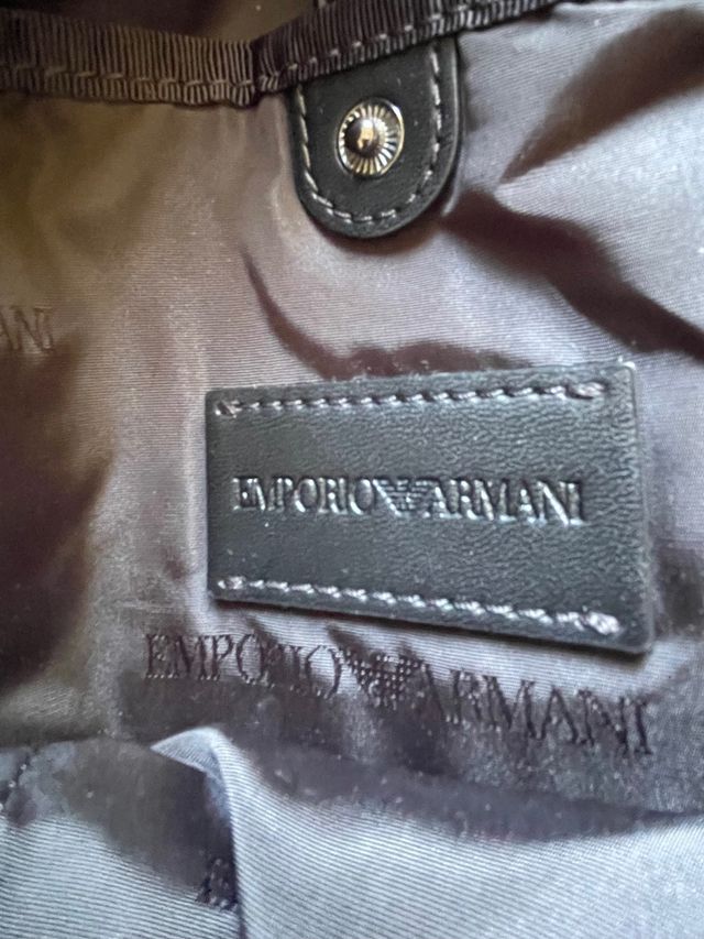 Mochila Emporio Armani Negra y Dorada