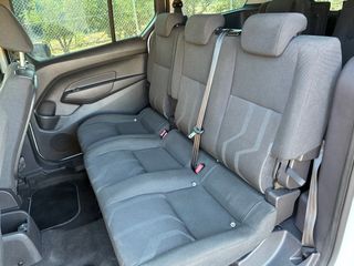 Ford Grand Tourneo Connec 2012
