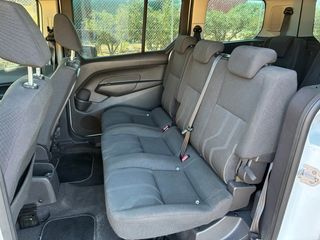 Ford Grand Tourneo Connec 2012