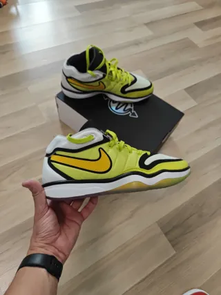 Nike Air Zoom G.T. Hustle 2