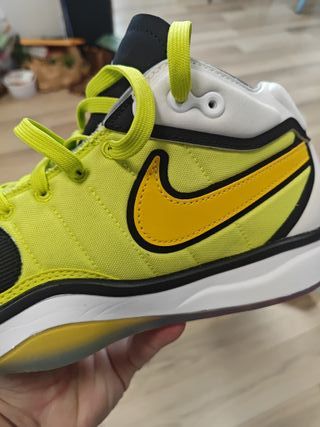 Nike Air Zoom G.T. Hustle 2