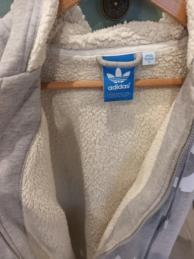 Chaqueta Adidas Gris con Forro