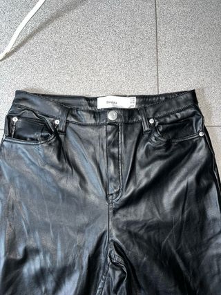 Pantalones largos de cuero negros