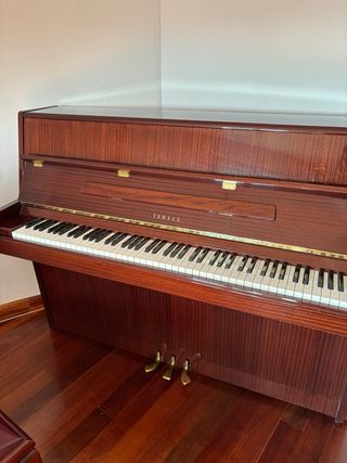 Piano Yamaha Caoba Buen Estado
