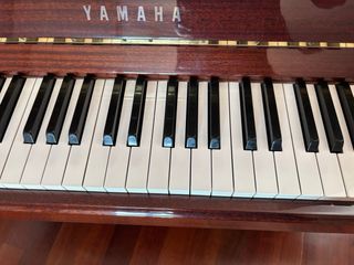 Piano Yamaha Caoba Buen Estado