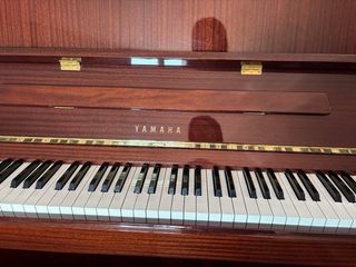 Piano Yamaha Caoba Buen Estado