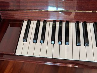 Piano Yamaha Caoba Buen Estado