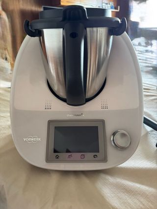 Thermomix TM5 con Varoma y libros digitales