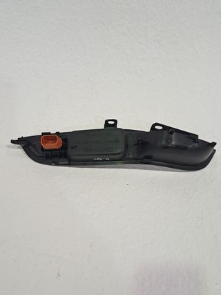 MANDO ELEVALUNAS DELANTERO DERECHO FORD FOCUS