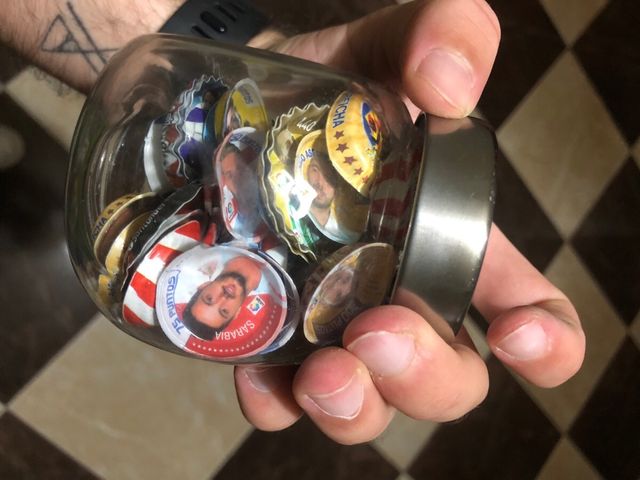 Chapas de la liga con jugadores