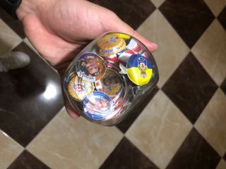 Chapas de la liga con jugadores