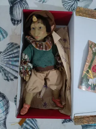 Muñeco Elfo Magic Baby en su caja