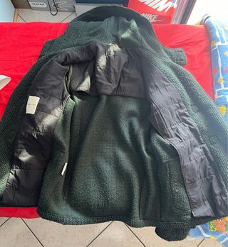 Giacca invernale verde con cappuccio