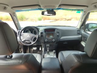Mitsubishi Montero 2012