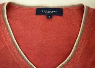 Jersey Burberry V-Neck Rojo Talla
7, XXL23