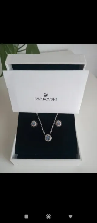 Conjunto Swarovski Collar y Pendientes 