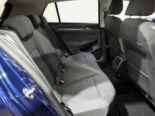 Volkswagen Golf Life 1.0 eTSI 110cv DSG7