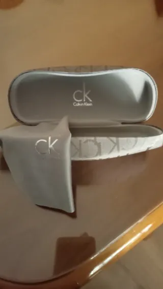 Estuche Gafas Calvin Klein Gris