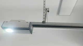 Puerta de garaje automática 270x226 cm 