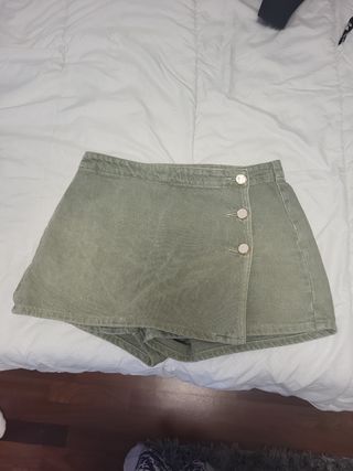 Pantalón corto tipo falda verde