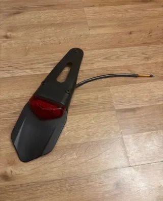PORTAMATRÍCULAS CORTO LED