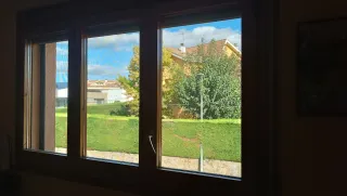 8 Ventanas y 1 puerta balconera 