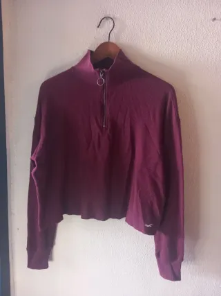 Sudadera Hollister morada Talla XS.