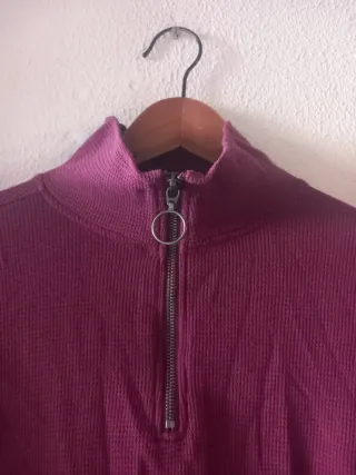 Sudadera Hollister morada Talla XS.
