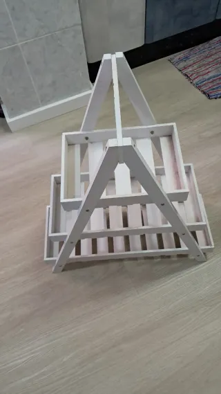 Soporte para plantas de madera blanco