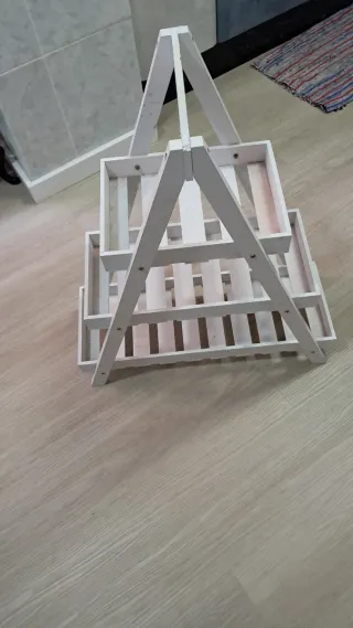 Soporte para plantas de madera blanco