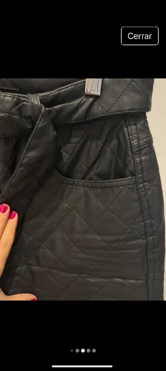 Pantalón Zara acolchado negro