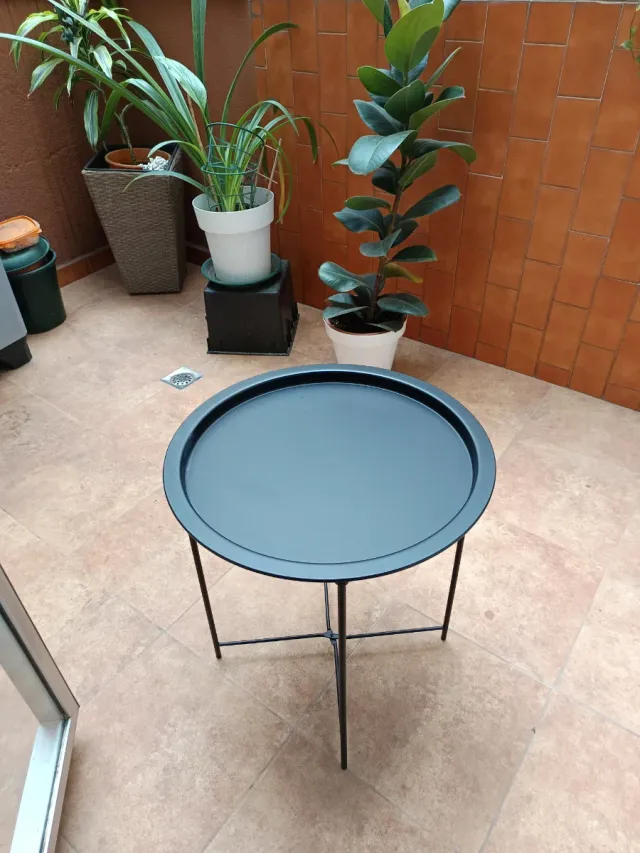 Mesa auxiliar redonda plegable negra metal