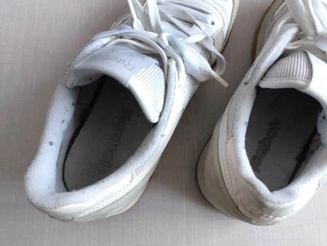 Zapatillas Reebok Clásicas Blancas y Beige